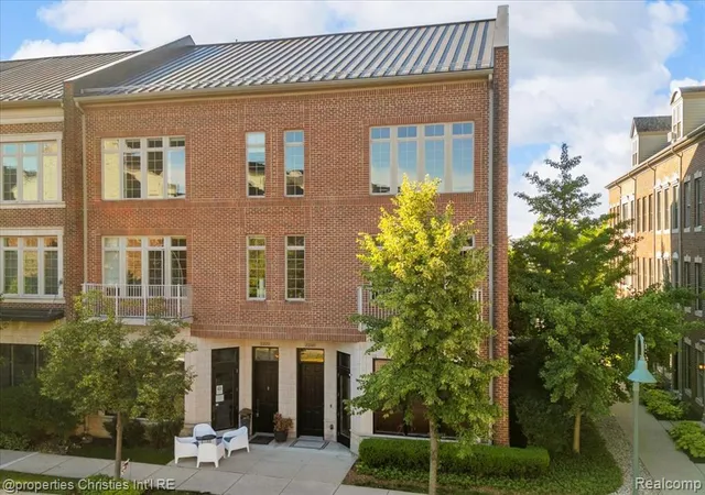 Photo 3 of Condo for sale at 2222 Attard St, Birmingham, MI 48009 | MLS# 61020230 | Listing updated on 2026-08-13