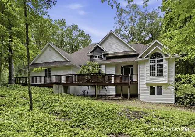 Homes for sale in Grand Rapids, MI | 2291 Burton Pines Dr, Grand Rapids, MI 49546 | MLS# 70542106