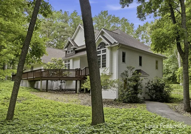 Homes for sale in Grand Rapids, MI | 2291 Burton Pines Dr, Grand Rapids, MI 49546 | MLS# 70542106