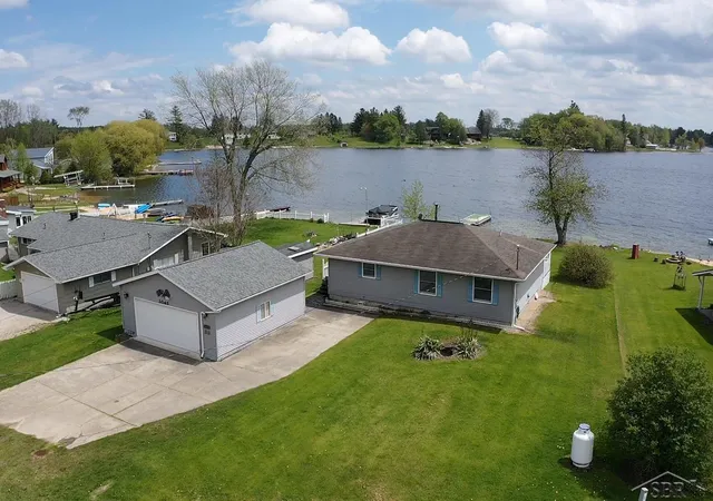 3rd image of 3045 Lakeside Dr, West Branch, MI 48661 | MLS# 50208333