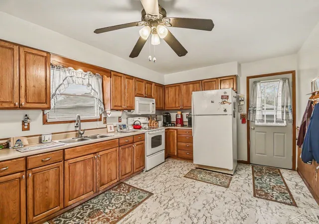 5th image of 3045 Lakeside Dr, West Branch, MI 48661 | MLS# 50208333