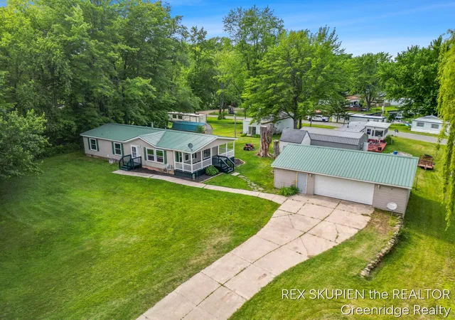 2nd image of 571 W Eagle Rdg, White Cloud, MI 49349 | MLS# 70542604