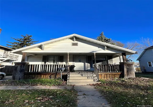 1st image of 1946 Gratiot Ave, Saginaw, MI 48602 | MLS# 60922613