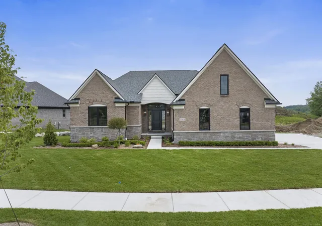1st image of 55464 Bay Oaks Ct #22, Utica, MI 48315 | MLS# 50195080