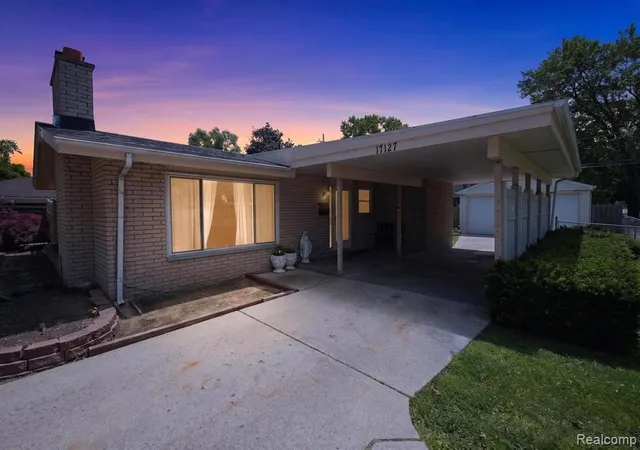 Homes for sale in Allen Park, MI | 17127 Hamilton Ave, Allen Park, MI 48101 | MLS# 61005408