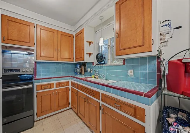 Photo 3 of Single family home for sale at 14345 Hillcrest St, Livonia, MI 48154 4319 | MLS# 61022947 | Listing updated on 2026-08-21