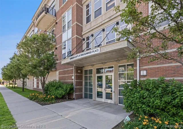 3rd image of 66 Winder St, Wayne, MI 48201