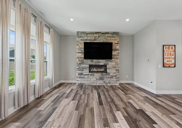 Photo 3 of Sale Pending at 4716 N West View Dr, Bay City, MI 48706 | MLS# 50219543 | Listing updated on 2026-09-16