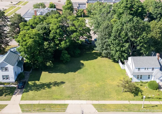 Photo 2 of Land for sale at 328 W Magnetic St, Marquette, MI 49855 | MLS# 50197679 | Listing updated on 2026-07-09