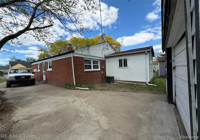 Homes for sale in Ecorse, MI | 3953 19th St, Ecorse, MI 48229 | MLS# 61008398