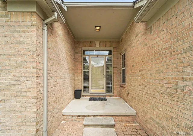 Photo 4 of Condo for sale at 17171 Stone Dr #73, Clinton Township, MI 48038 4864 | MLS# 61015267 | Listing updated on 2026-09-11