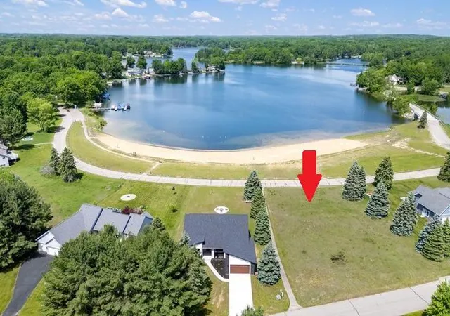 Homes for sale in Canadian Lakes, MI | 7889 Sunset Shores Dr, Canadian Lakes, MI 49346 | MLS# 70517454