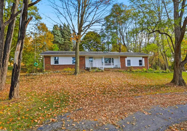 Photo 40 of Sale Pending at 1901 Orion Rd, Oakland, MI 48363 | MLS# 50192328 | Listing updated on 2025-10-30