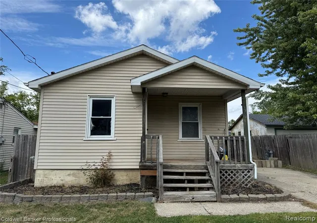 1st image of 1389 Norton St, Burton, MI 48529 | MLS# 61022414