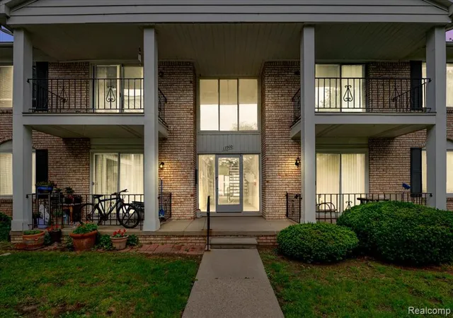 Homes for sale in Sterling Heights, MI | 13900 Camelot Dr #84, Sterling Heights, MI 48312 | MLS# 61002141