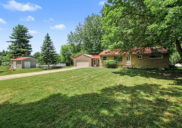 Photo 2 of Single family home for sale at 6025 Zimmer Rd, Haslett, MI 48840 | MLS# 70543669 | Listing updated on 2026-08-18