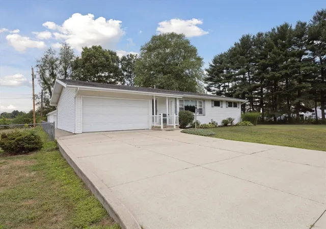 2nd image of 2548 Coquillard Dr, Niles, MI 49120 | MLS# 70487034