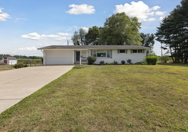 3rd image of 2548 Coquillard Dr, Niles, MI 49120 | MLS# 70487034