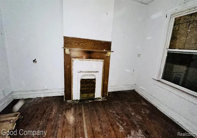 3rd image of 104 Mount Vernon St, Detroit, MI 48202 | MLS# 60294897
