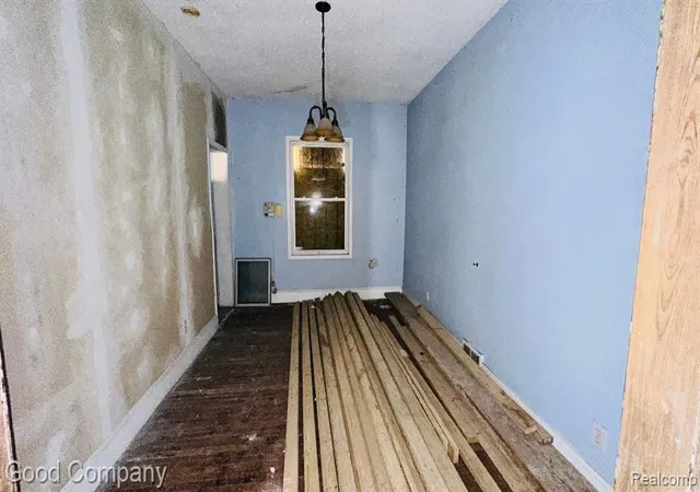 5th image of 104 Mount Vernon St, Detroit, MI 48202 | MLS# 60294897