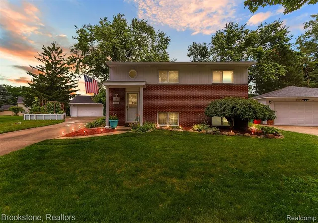 1st image of 718 Panorama, Milford, MI 48381 | MLS# 40083852