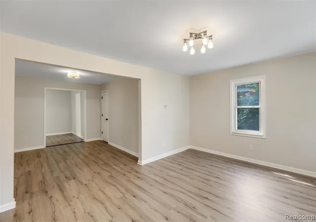 2nd image of 5850 Deering St, Garden City, MI 48135 2505 | MLS# 61014573