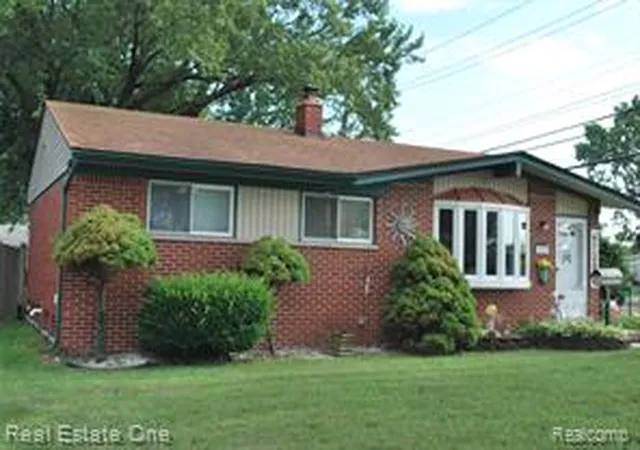 Homes for sale in Westland, MI | 32759 Birchwood St, Westland, MI 48186 | MLS# 61009487