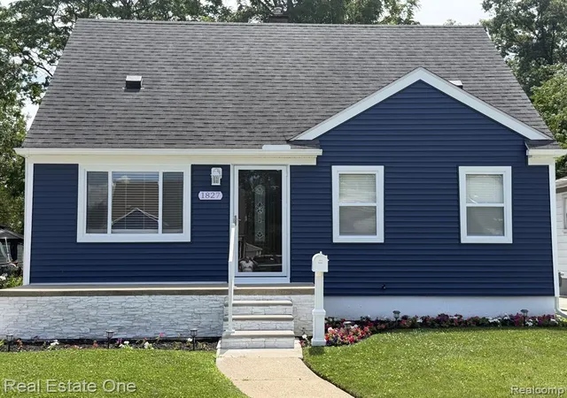 Homes for sale in Lincoln Park, MI | 1827 Ford Blvd, Lincoln Park, MI 48146 | MLS# 61007190
