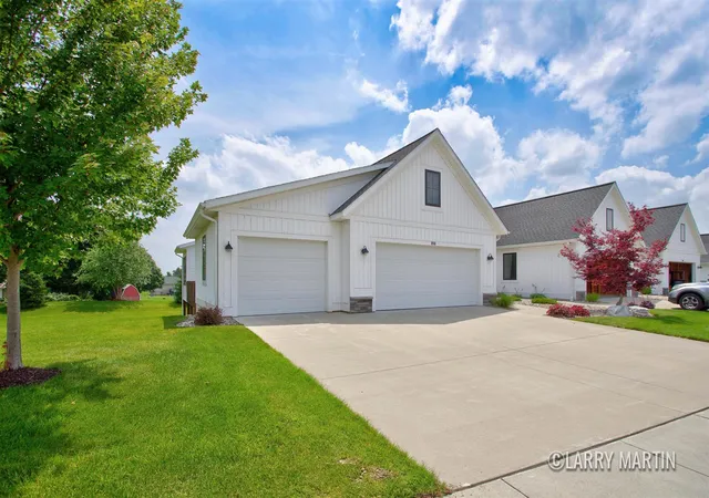 Homes for sale in Byron Center, MI | 850 Harper Woods Dr #24, Byron Center, MI 49315 | MLS# 70542526