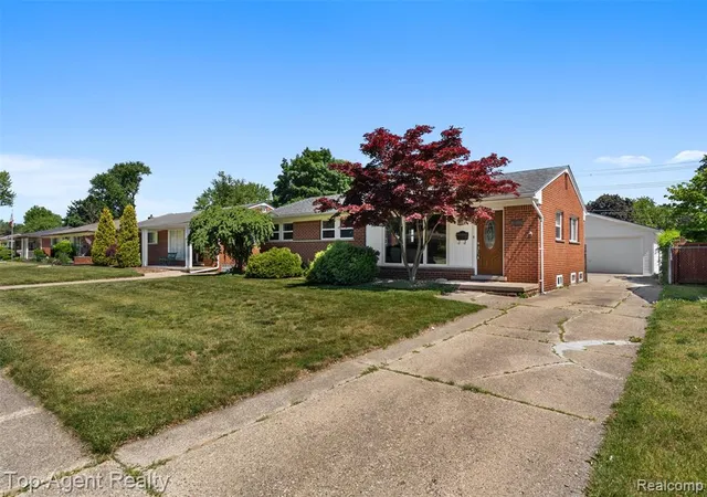 Homes for sale in Sterling Heights, MI | 8908 Birkhill Dr, Sterling Heights, MI 48314 | MLS# 61000208
