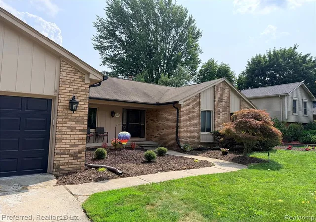 Photo 2 of Sale Pending at 21225 Parklane St, Farmington Hills, MI 48335 | MLS# 60994677 | Listing updated on 2026-08-06