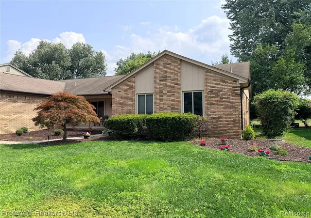 Photo 3 of Sale Pending at 21225 Parklane St, Farmington Hills, MI 48335 | MLS# 60994677 | Listing updated on 2026-08-06