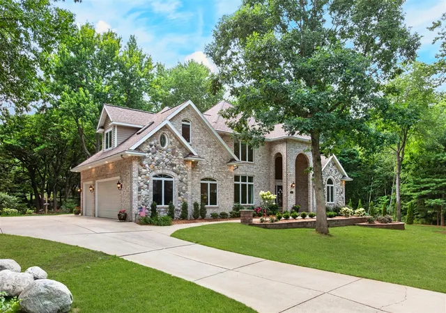 Photo 2 of Mansion for sale at 2966 Sundance Path, Stevensville, MI 49127 | MLS# 70550695 | Listing updated on 2026-09-02