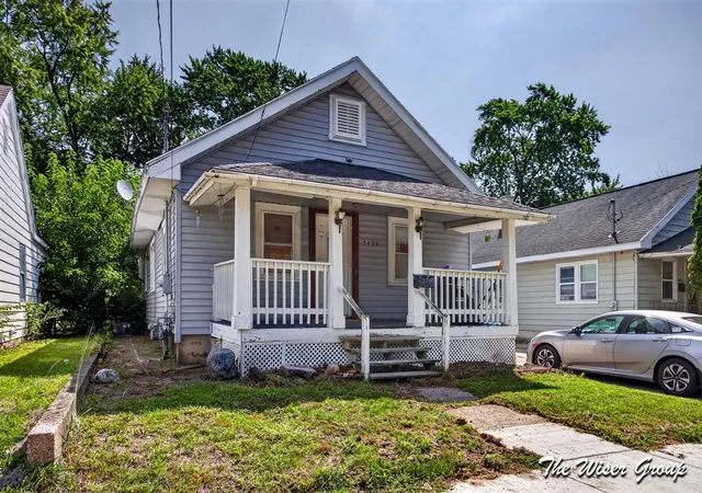 2nd image of 2420 Mckee Ave, Wyoming, MI 49509 | MLS# 70554463