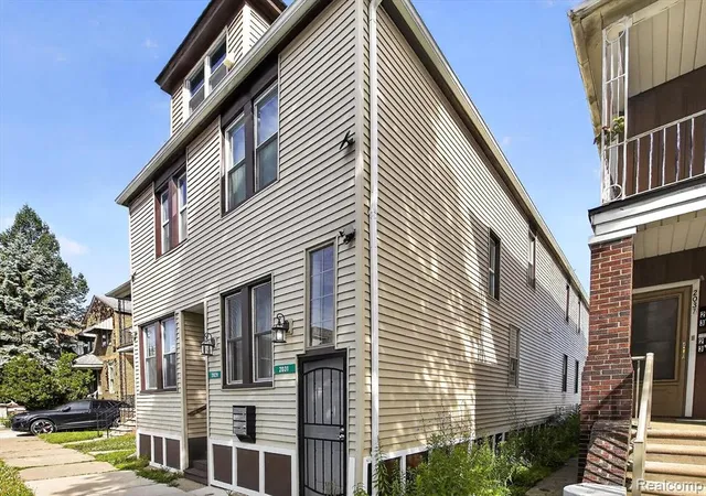 2nd image of 2029 Trowbridge, Hamtramck, MI 48212 | MLS# 61009074