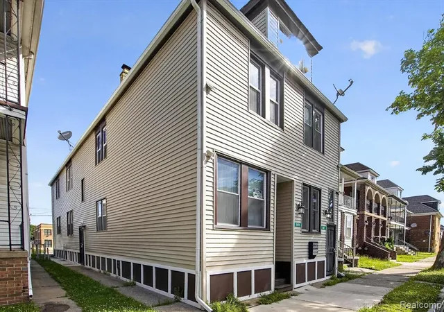 4th image of 2029 Trowbridge, Hamtramck, MI 48212 | MLS# 61009074