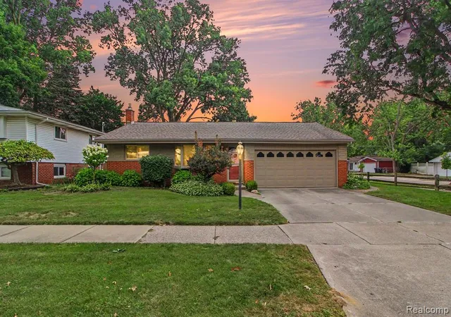Photo 1 of Single family home for sale at 14712 Park St, Livonia, MI 48154 5157 | MLS# 61023538 | Listing updated on 2026-08-23