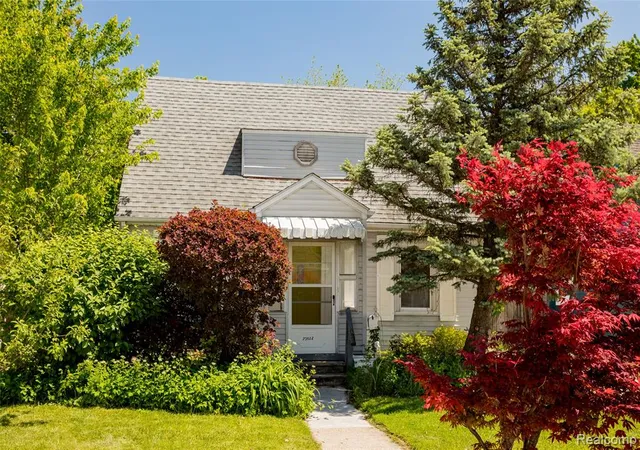 Homes for sale in Hazel Park, MI | 23122 Reynolds Ave, Hazel Park, MI 48030 1477 | MLS# 60996038