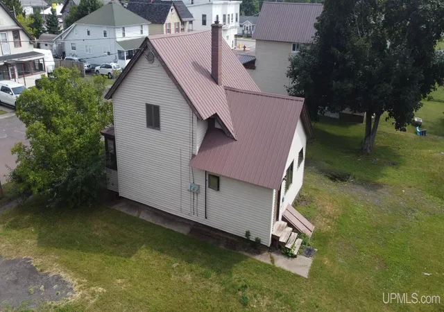 Photo 2 of Single family home for sale at 23 1st Street, South Range, MI 49963 | MLS# 50216570 | Listing updated on 2026-08-28