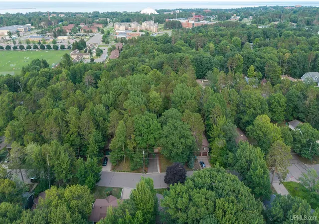 39th image of 64 Elder Dr, Marquette, MI 49855 | MLS# 50217648