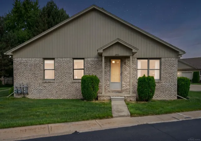28th image of 41933 King Edward Ct, Clinton Township, MI 48038 | MLS# 50211258