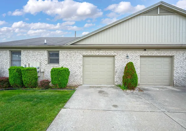 4th image of 41933 King Edward Ct, Clinton Township, MI 48038 | MLS# 50211258