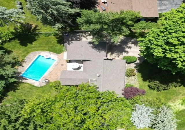 Photo 3 of Single family home for sale at 219 W Hamilton Ln, Battle Creek, MI 49015 | MLS# 70473963 | Listing updated on 2025-08-28