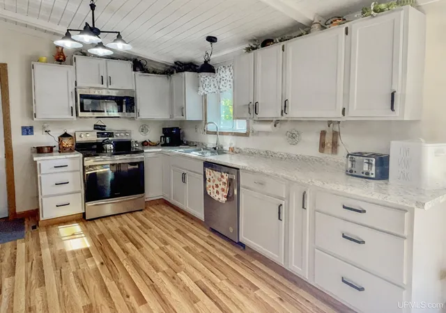 Photo 3 of Single family home for sale at 101 3rd Avenue, Norway, MI 49870 | MLS# 50186196 | Listing updated on 2025-09-13