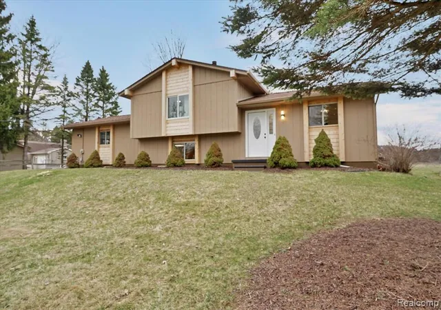 52nd image of 1365 Thistleridge, Holly, MI 48442 | MLS# 61004265