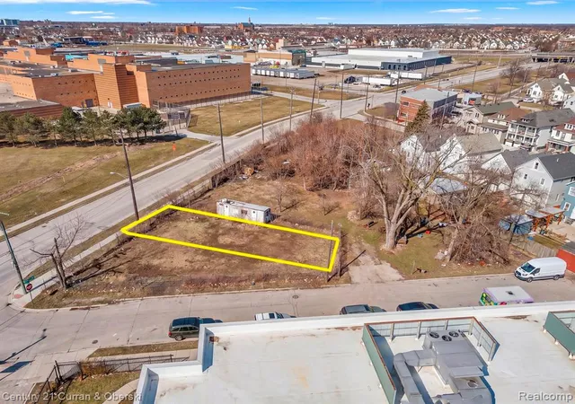 Homes for sale in Hamtramck, MI | 8312 Conant St, Hamtramck, MI 48211 | MLS# 60969315