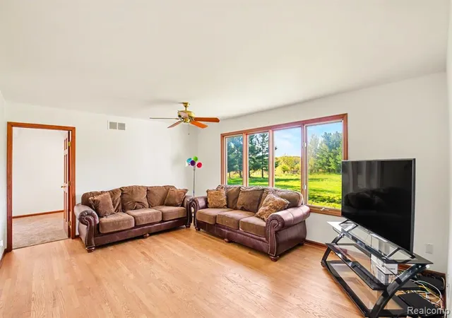5th image of 13519 Foley Rd, Mussey, MI 48014 | MLS# 60993884