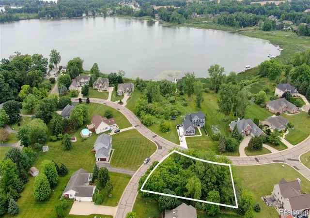 3rd image of 13042 Keweenaw Ct, Linden, MI 48451 | MLS# 60366472