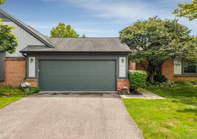 3rd image of 2815 Lochmoor Blvd, Lake Orion, MI 48360 | MLS# 61019620