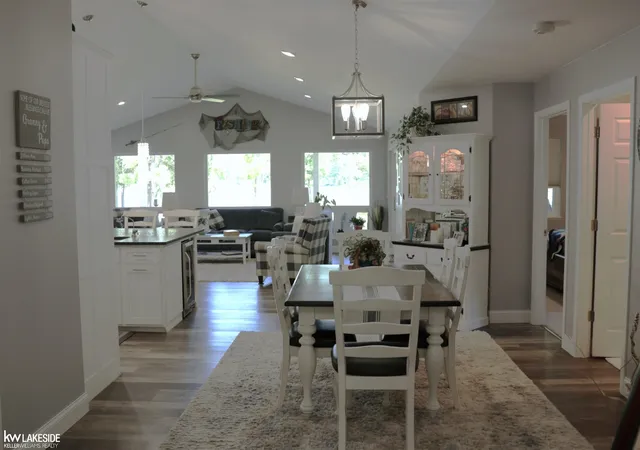 3rd image of 521 W River Ct, Gladwin, MI 48624 | MLS# 50210987